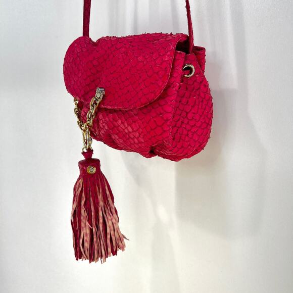 Henri Bendel Small Drawstring Bucket Crossbody Tassel Fish Leather Emboss Pink - Picture 6 of 13